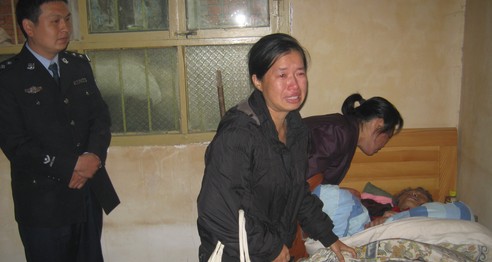 湖北離散十年母女商南團(tuán)圓