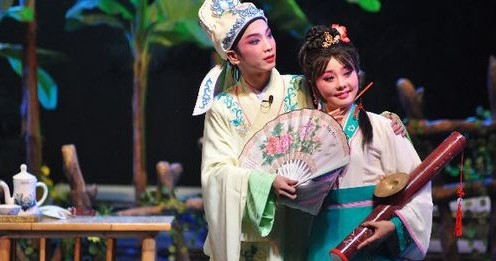 《杜鵑花開》山城鎮(zhèn)安受熱捧