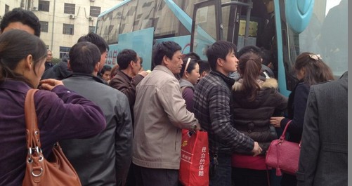 商洛：十五過(guò)后汽車站客流量增多