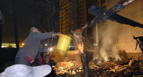 商洛市區(qū)一廢品站發(fā)生火災