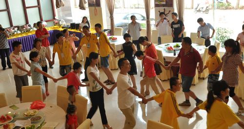 商洛慧靈智障人士服務(wù)中心舉辦“親子生日會(huì)”