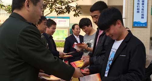 我市大學(xué)生征兵宣傳活動在商洛職業(yè)技術(shù)學(xué)院開展