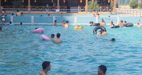 夏日消暑 安全第一