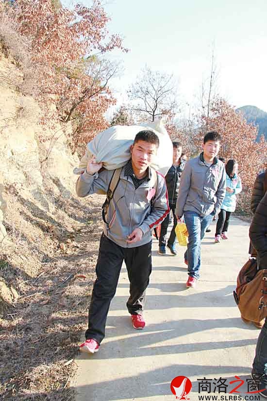 關(guān)愛(ài)接力溫暖空巢老人