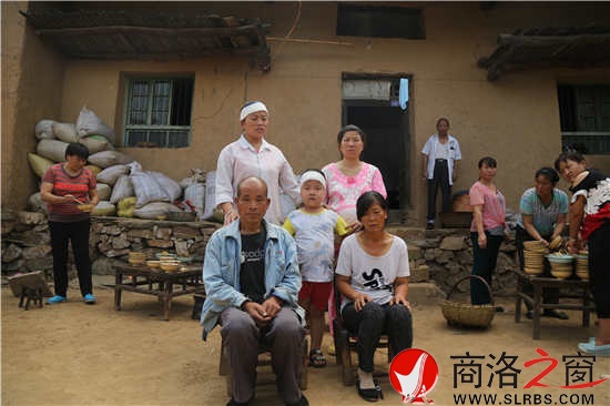 一家人唯獨(dú)缺了黨敬衛(wèi)