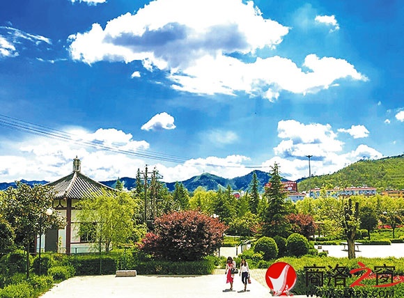 丹江公園美景與商洛藍(lán)相映成輝