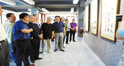 “喜迎十九大·為人民抒寫”文化送基層書(shū)畫(huà)展舉行