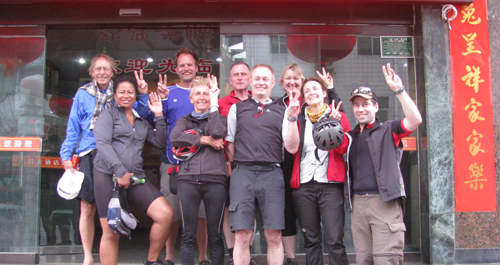 德國(guó)旅游愛(ài)好者騎游中國(guó)到商洛