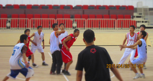 體育館舉行首場(chǎng)測(cè)試賽 設(shè)備運(yùn)轉(zhuǎn)正常