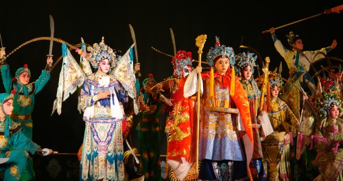 高雅藝術(shù)進(jìn)校園，《楊門(mén)女將》走進(jìn)商洛學(xué)院