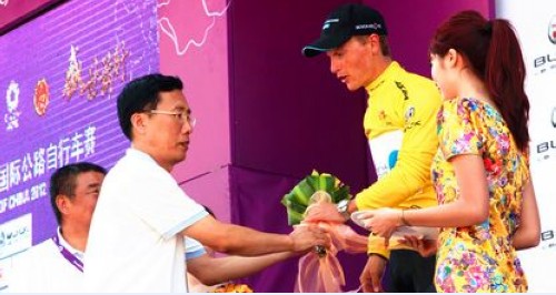 第三屆環(huán)中賽藍(lán)田商洛賽段比賽昨日舉行