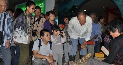 第六屆西部文化產(chǎn)業(yè)博覽會商洛展品深受歡迎