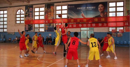 市交通系統(tǒng)迎國慶職工籃球賽開賽