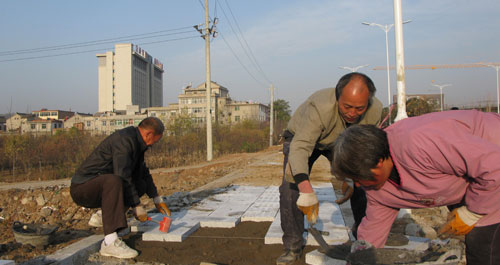 商洛市重點工程商鞅大道東段附屬人行道鋪設(shè)等即將竣工
