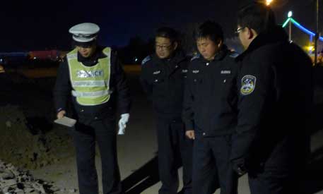 固體廢物管理處、交警支隊(duì)組織渣土車治理工作