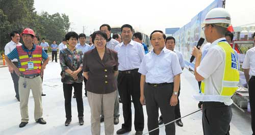 商洛市委市政府召開中心城市“十大工程”現(xiàn)場推進會