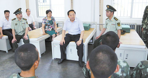 商洛市四套班子領(lǐng)導(dǎo)慰問(wèn)駐商部隊(duì)