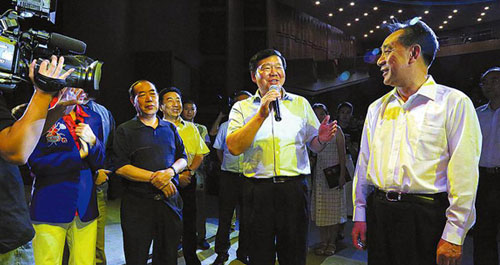 商洛花鼓現(xiàn)代戲《帶燈》赴省匯報演出