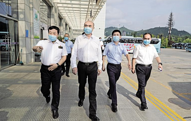 劉國中:從嚴(yán)從緊加強(qiáng)疫情防控 毫不松懈抓好防汛救災(zāi)