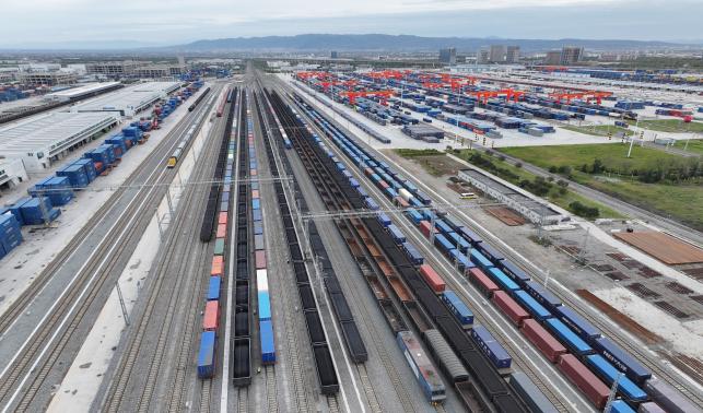 習(xí)近平總書記關(guān)切事｜中歐班列通陸達海