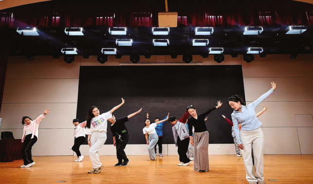 以熱愛舞動青春