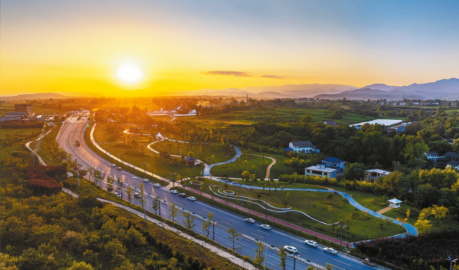 一路奮進(jìn)向新程