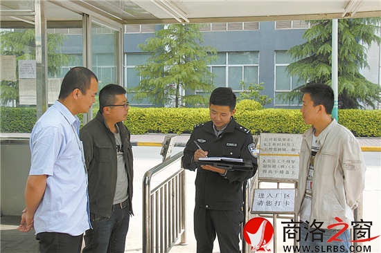 商丹工業(yè)園區(qū)內(nèi)企業(yè)眾多，外來人口密集，張葛亮不定期便會深入園區(qū)企業(yè)走訪調(diào)查，以便及時發(fā)現(xiàn)、化解矛盾糾紛。