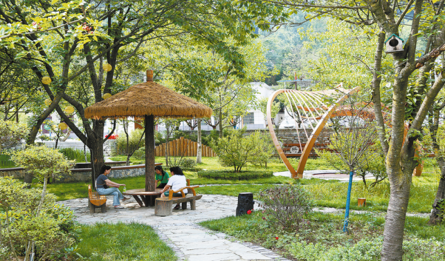 閆坪村 景美如畫引客來(lái)