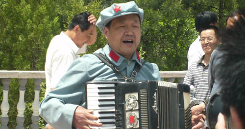 丹鳳開展“重走紅軍路緬懷革命先烈”活動