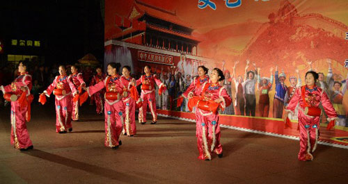 丹鳳舉辦“喜慶十八大 堅(jiān)定跟黨走”專(zhuān)場(chǎng)文藝晚會(huì)