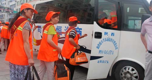 商南縣歡送10名“環(huán)衛(wèi)標兵”四市參觀學(xué)習(xí)