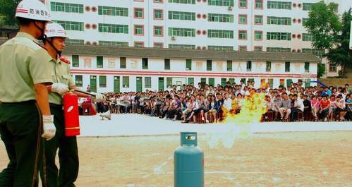 洛南西關(guān)中學開展消防安全知識進校園活動