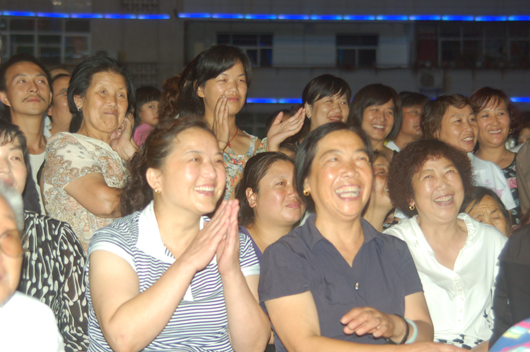 干佑鎮(zhèn)仁和社區(qū)舉辦“金秋之夜大家樂”文化活動