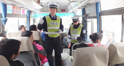 鎮(zhèn)安縣交管大隊開展違法行為集中整治活動