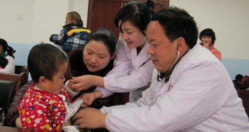 商州城關(guān)社區(qū)衛(wèi)生服務(wù)中心開展愛心體檢活動