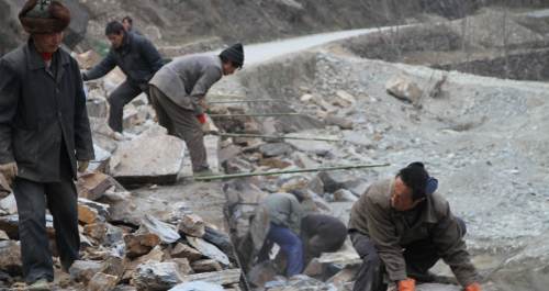 柞水縣大力實施戰(zhàn)嚴寒保暢通工程