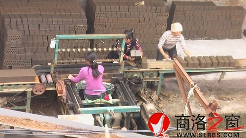 邢原村農(nóng)民創(chuàng)業(yè)、家務(wù)兩不誤