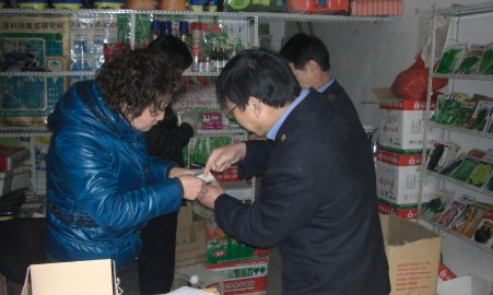 “三問(wèn)三解”下基層  農(nóng)資三查保安全