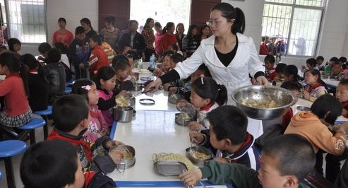 鎮(zhèn)安縣積極實施蛋奶工程