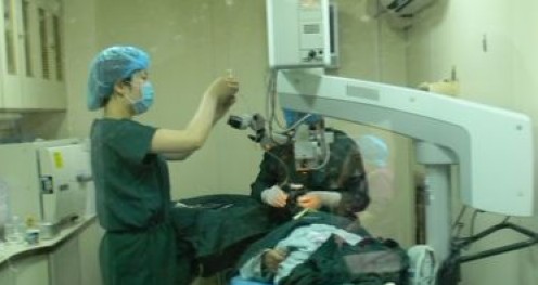 陜西省博愛醫(yī)院到商州區(qū)對白內(nèi)障患者進行免費手術