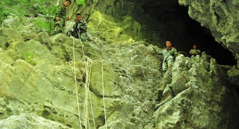 金絲峽發(fā)現(xiàn)罕見大溶洞