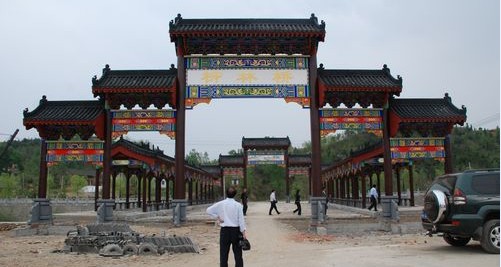 洛南縣仿古建筑柳林橋建成
