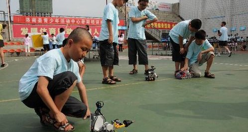 洛南青少年活動(dòng)中心利用暑期舉辦培訓(xùn)班