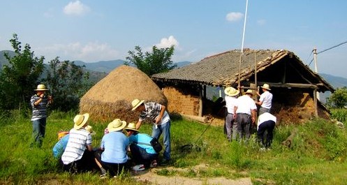 洛南組織機關(guān)干部開展應(yīng)急通訊演練