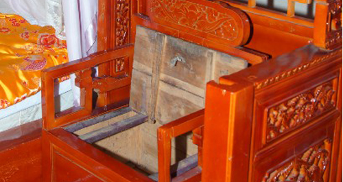 柞水發(fā)現(xiàn)一清代古床