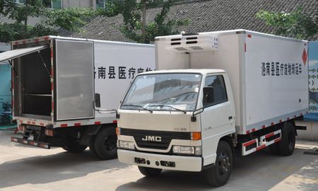 洛南開展醫(yī)療衛(wèi)生廢物集中轉(zhuǎn)運處理