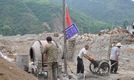 柞水鳳凰鎮(zhèn)防洪工程接近尾聲