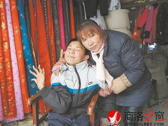 帥霖和媽媽在一起