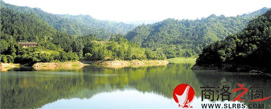 梳洗樓的青山綠水